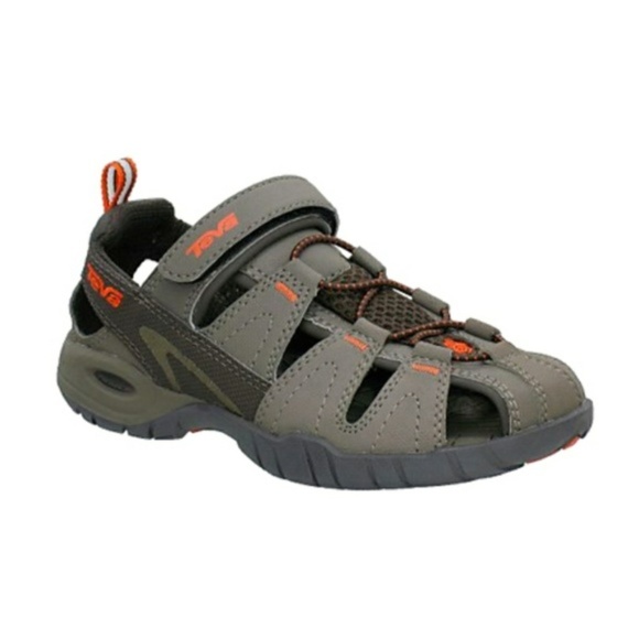 teva closed toe water shoes